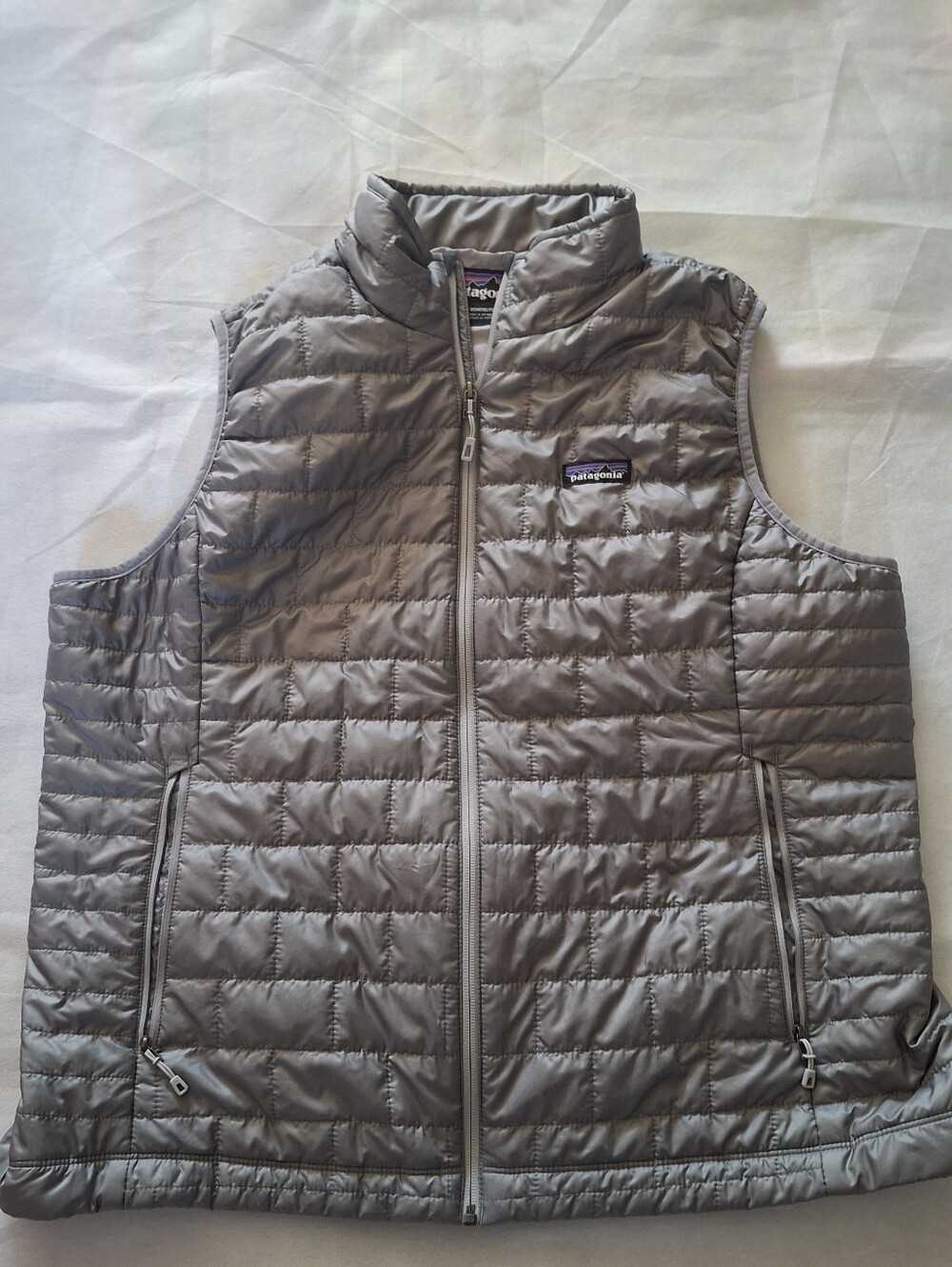 Patagonia Women's Nano Puff Quilted Full Zip Vest In Gray Size 2XL (B001)